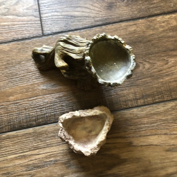 Poly-Resin Granite Rock Water Dish & Tree Stump - Picture 2 of 5